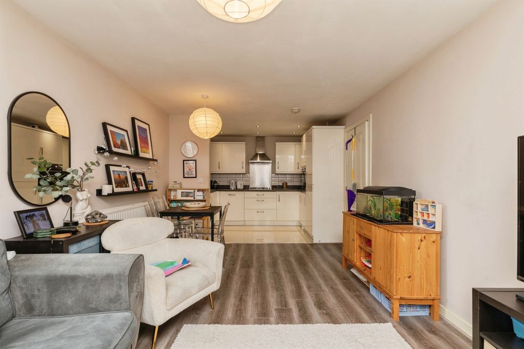 Property photo 3 of 19