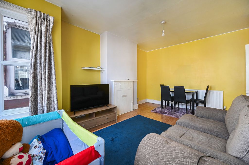 Property photo 2 of 9 9