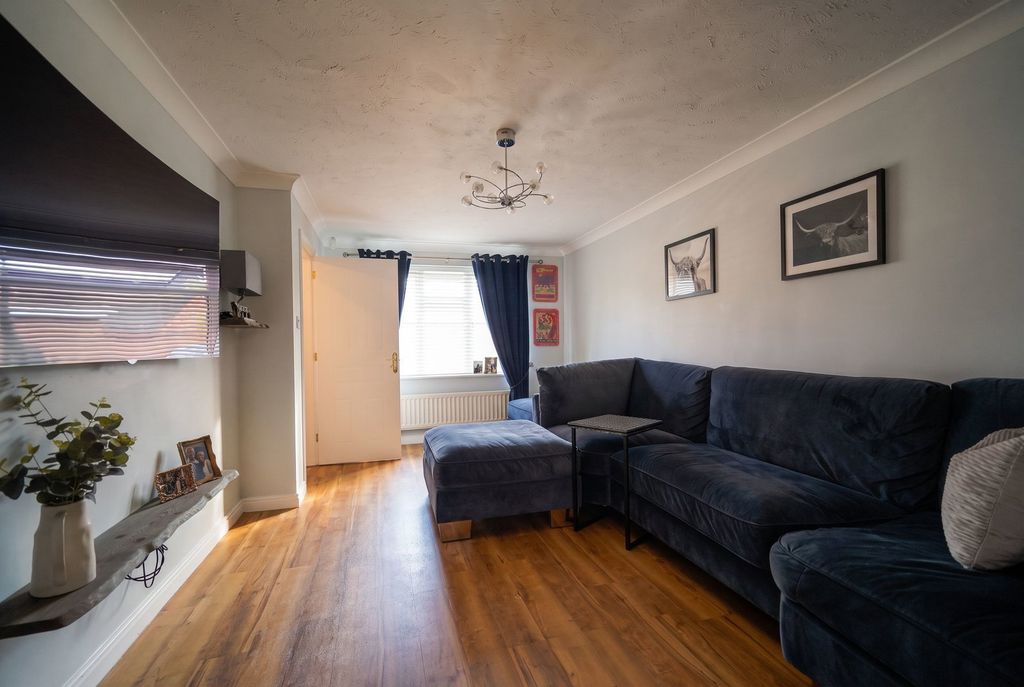 Property photo 2 of 19