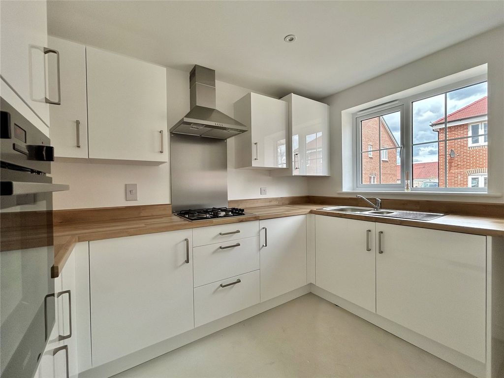 Property photo 2 of 12 Picture No. 02