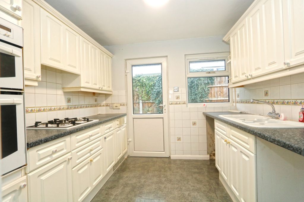 Property photo 3 of 14 4210715