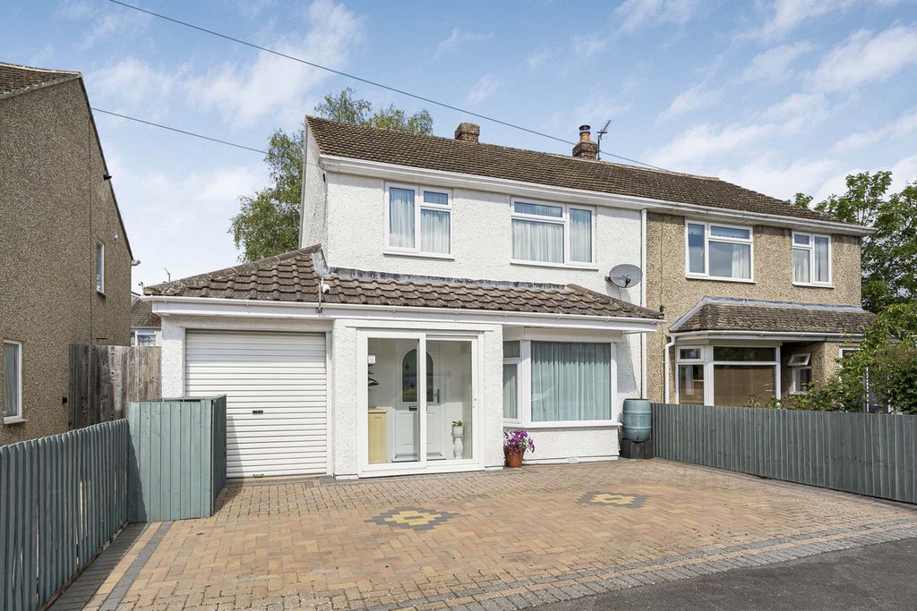 Property photo 1 of 29