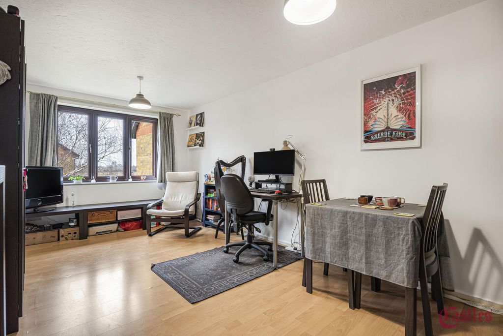 Property photo 1 of 29 Living Room