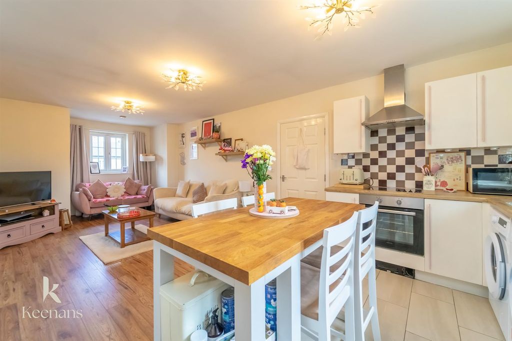 Property photo 2 of 20 Langwood Court-17.Jpg