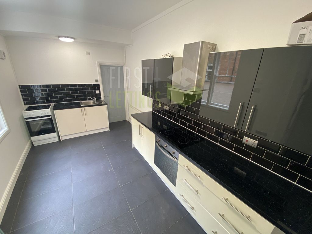 Property photo 2 of 13 Kitchen