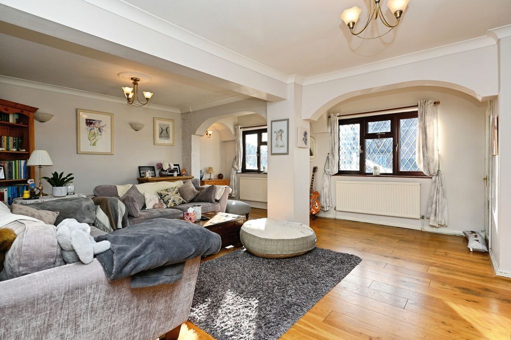 Property photo 2 of 19 Pbox-Img.Jpg