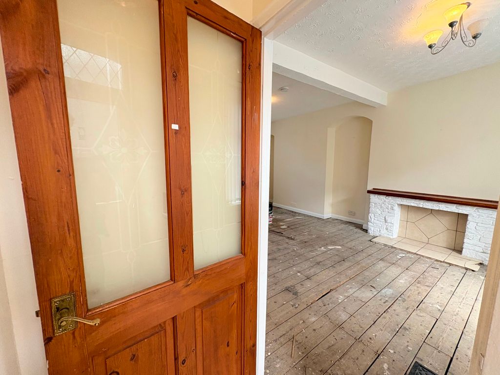 Property photo 3 of 25
