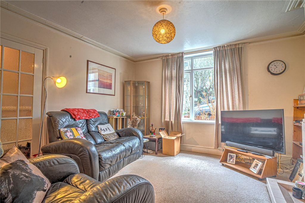 Property photo 2 of 12 Picture No. 04