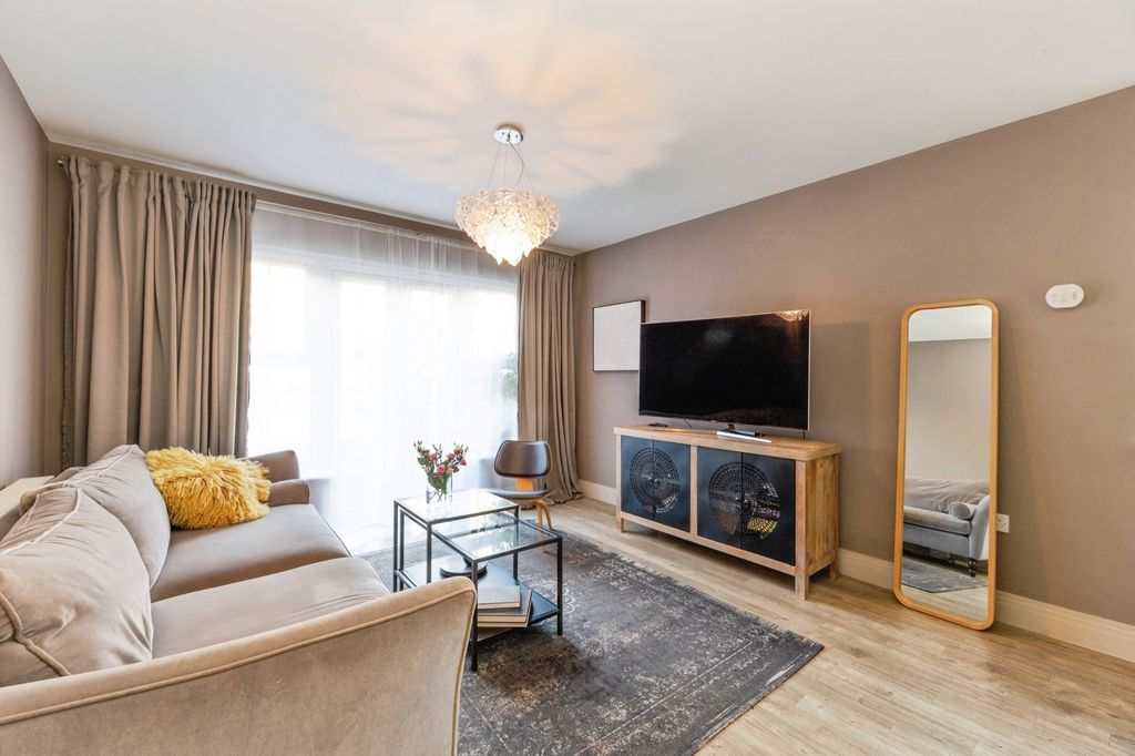 Property photo 2 of 10 Pbox-Img.Jpg