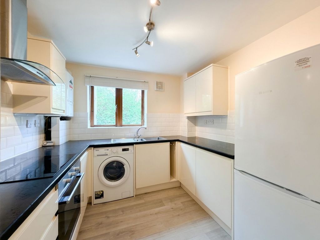 Property photo 2 of 12 Kitchen