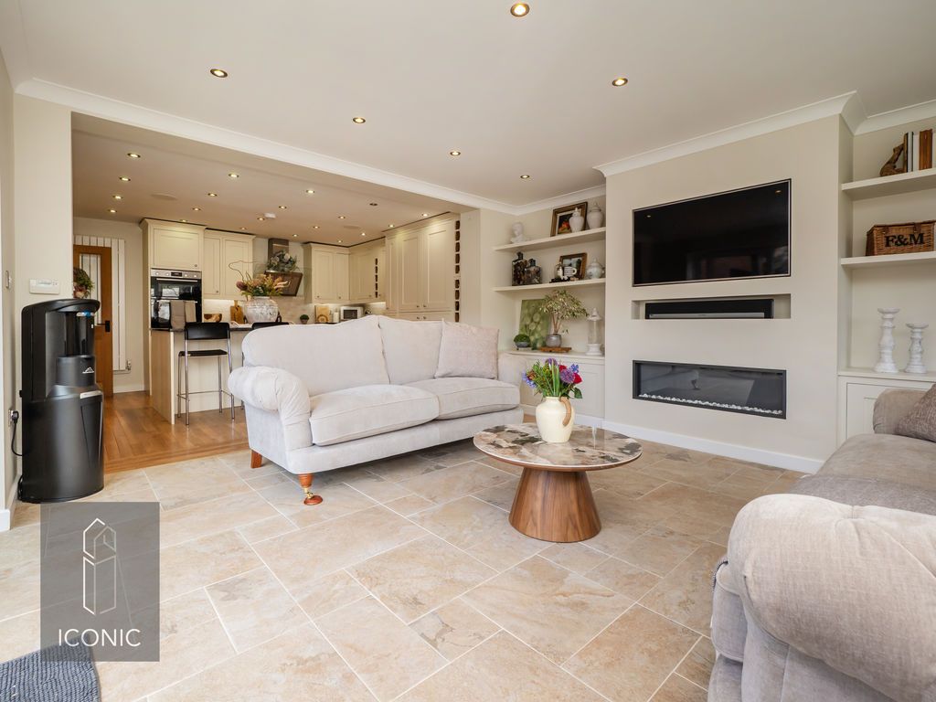 Property photo 2 of 35 Photo 4