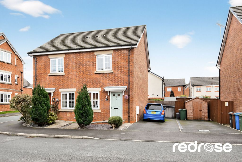 Property photo 1 of 12 11 Hampshire Ave Photos-02