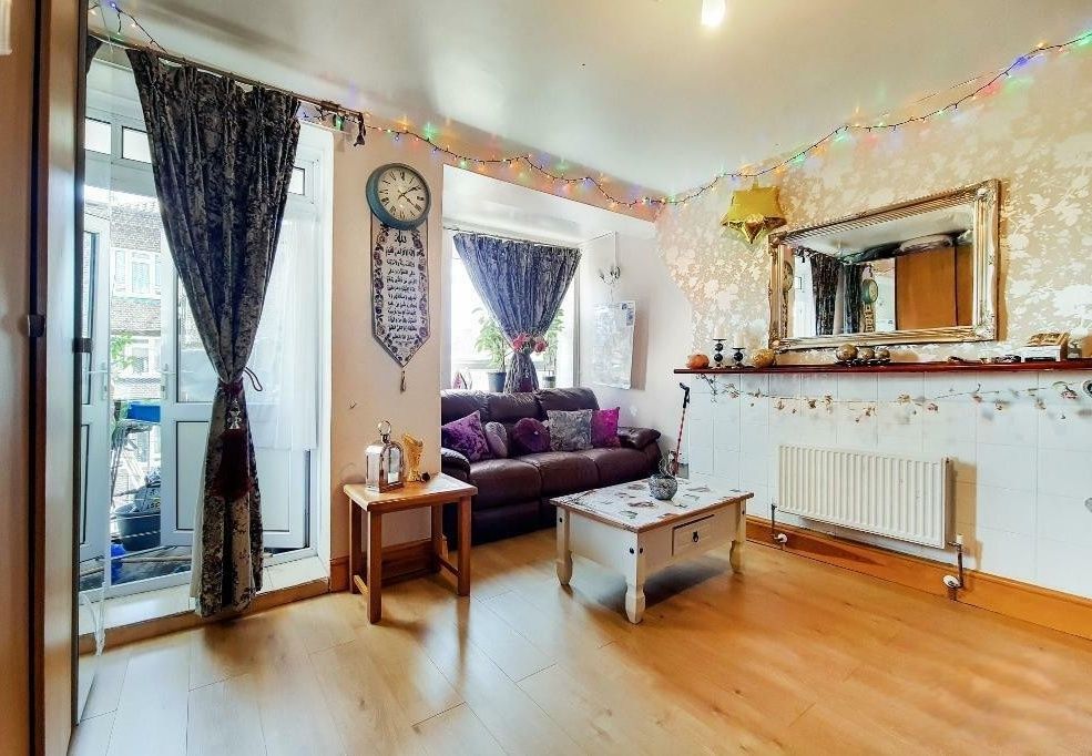 Property photo 2 of 7