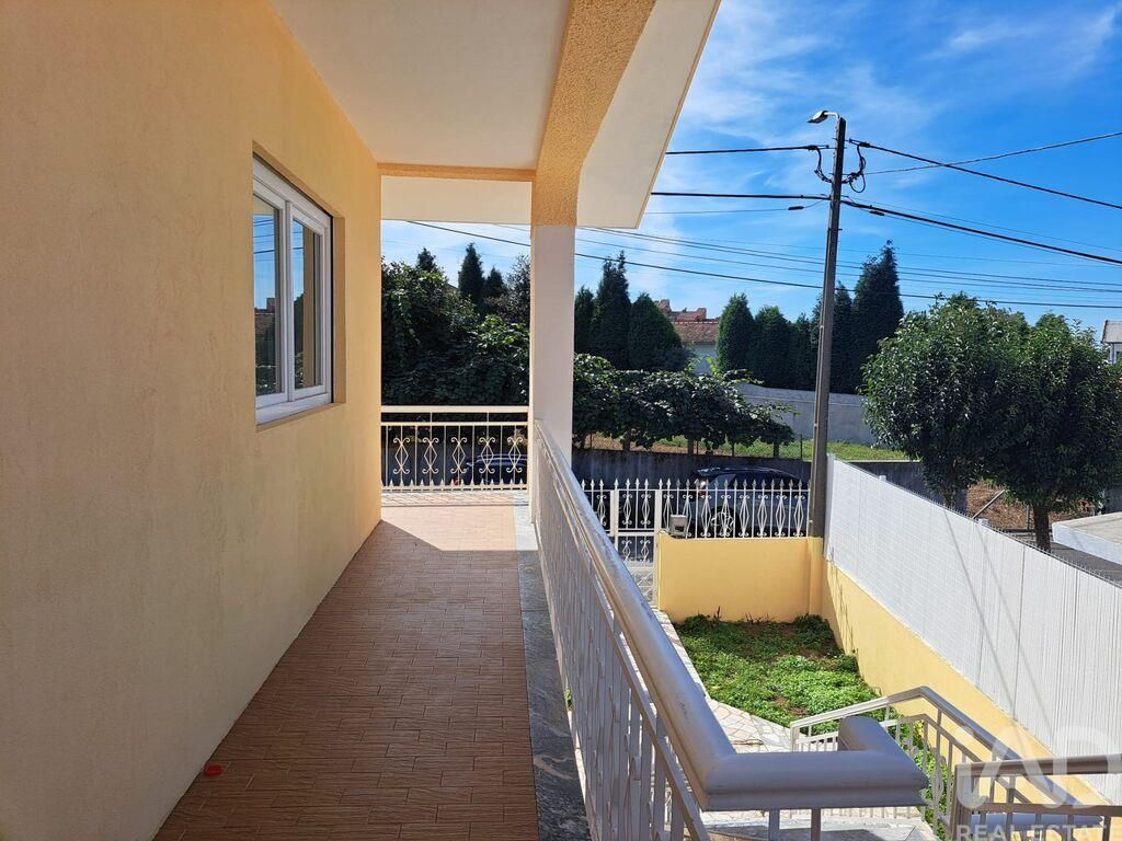 Property photo 3 of 30