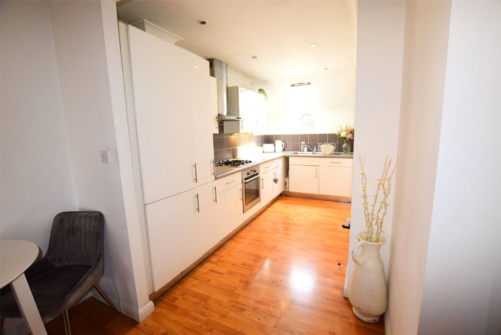 Property photo 2 of 8 Kitchen