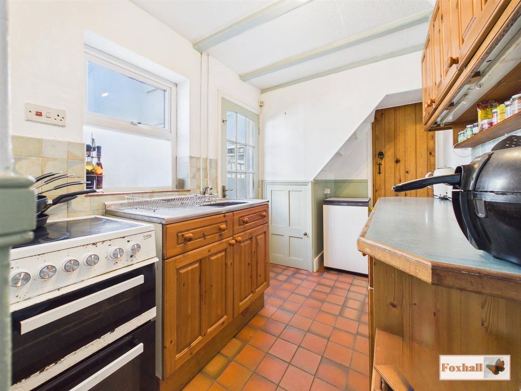 Property photo 2 of 16 Kitchen