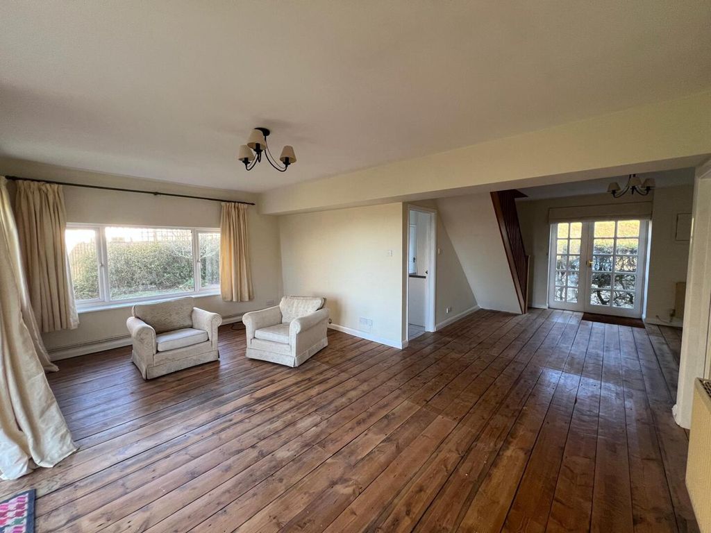Property photo 2 of 12 Living Room