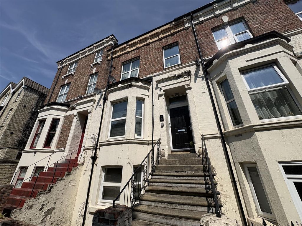 Property photo 1 of 11 Externally