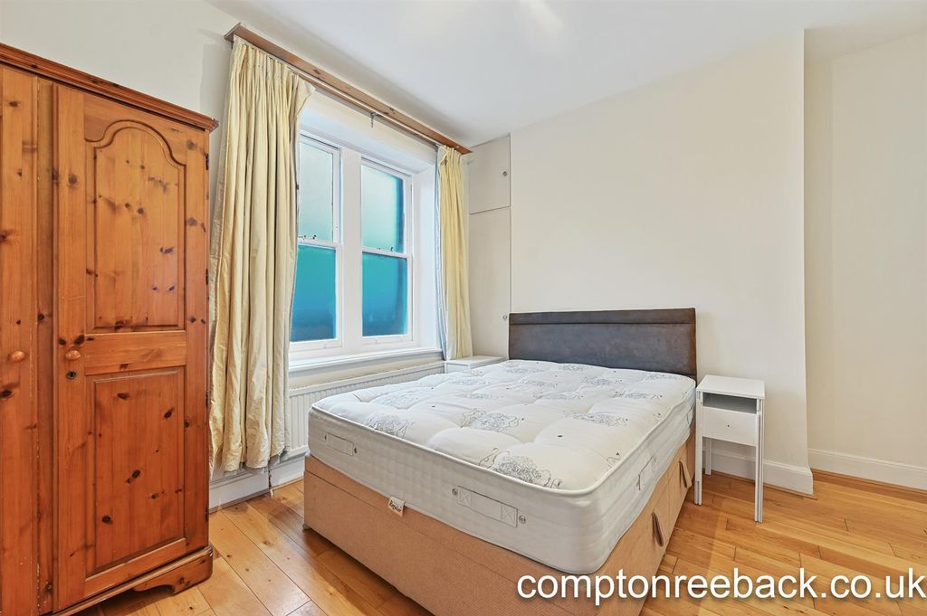 Property photo 3 of 6 Master Bedroom (2).Jpg