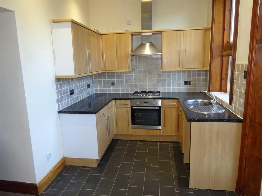 Property photo 2 of 11 Kitchen