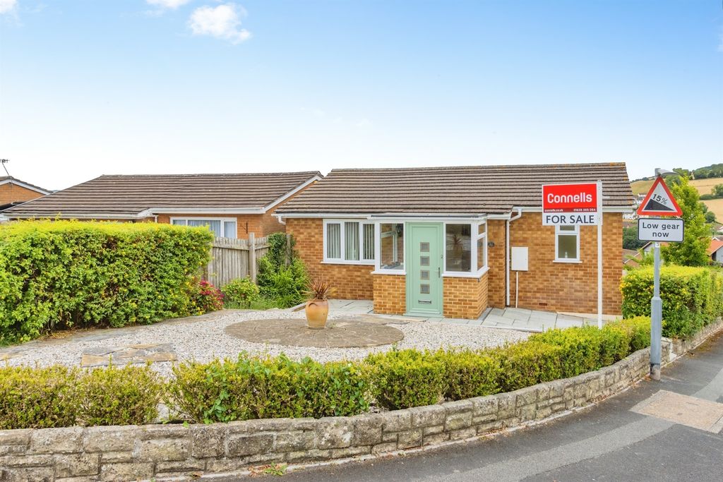 Property photo 1 of 33