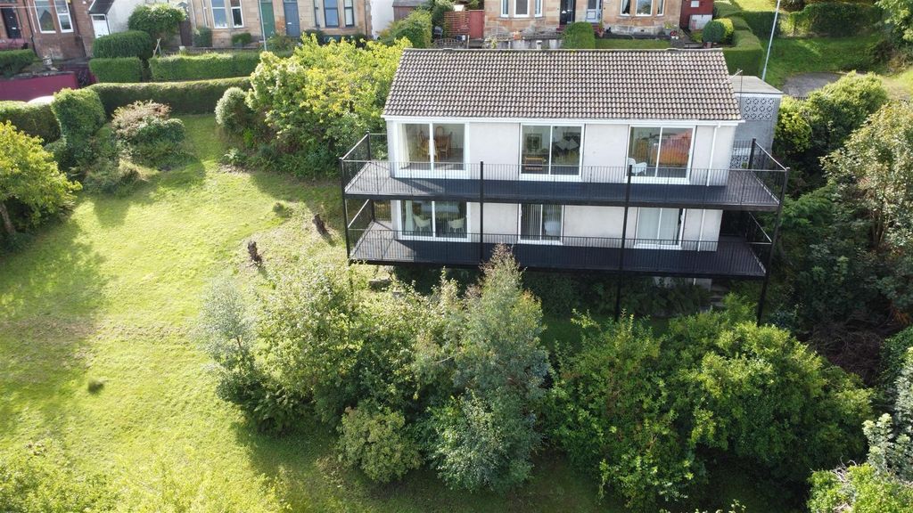 Property photo 2 of 40