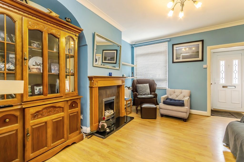 Property photo 3 of 17 Photo