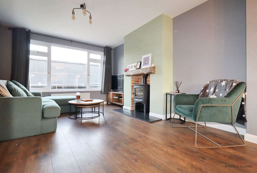 Property photo 2 of 13