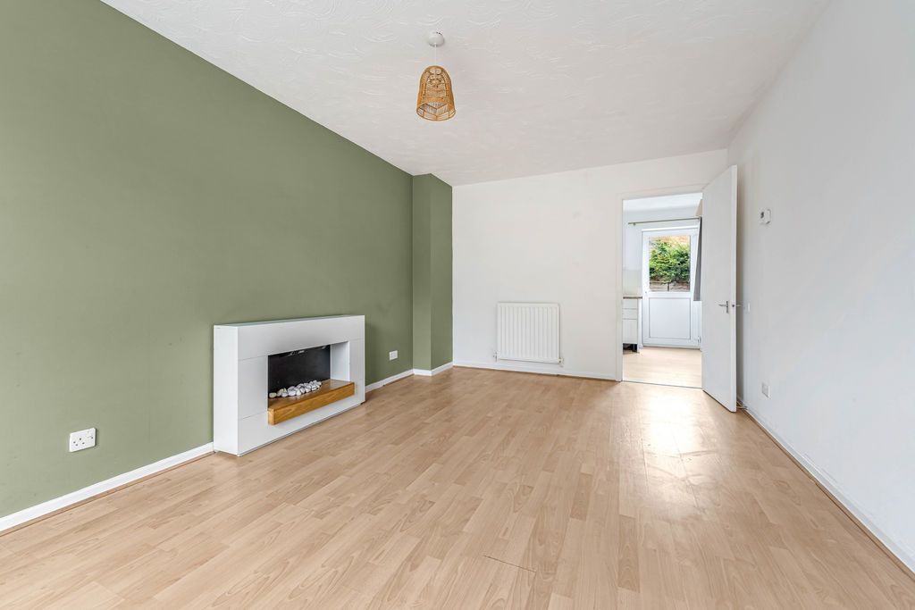 Property photo 3 of 17 Photo 2
