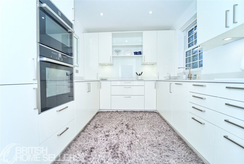 Property photo 2 of 18 Picture No. 40