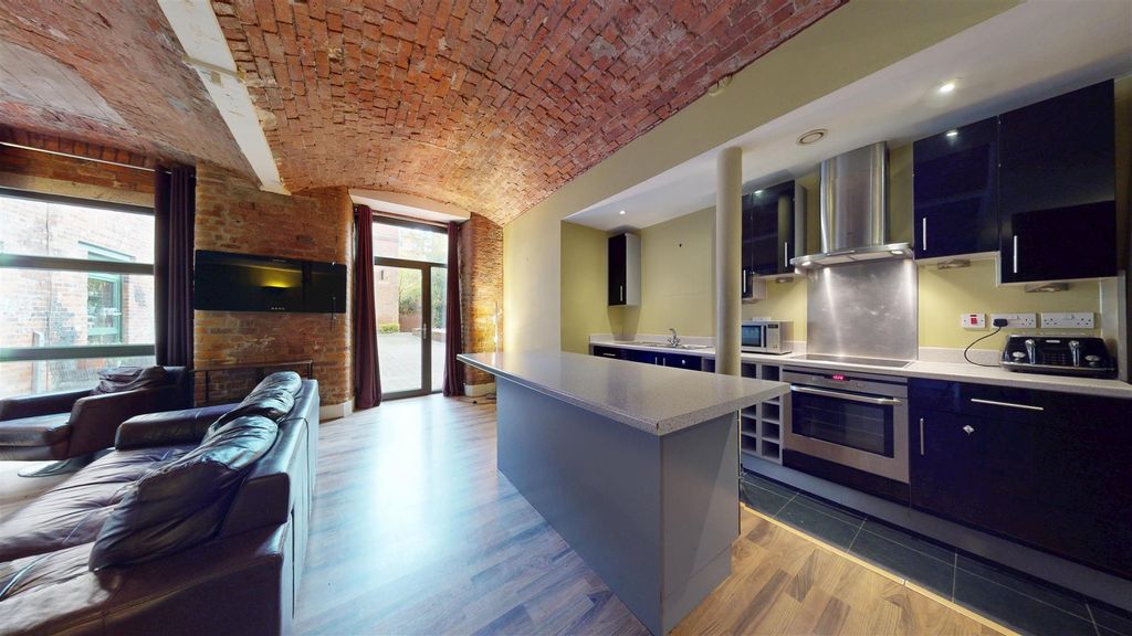 Property photo 3 of 22