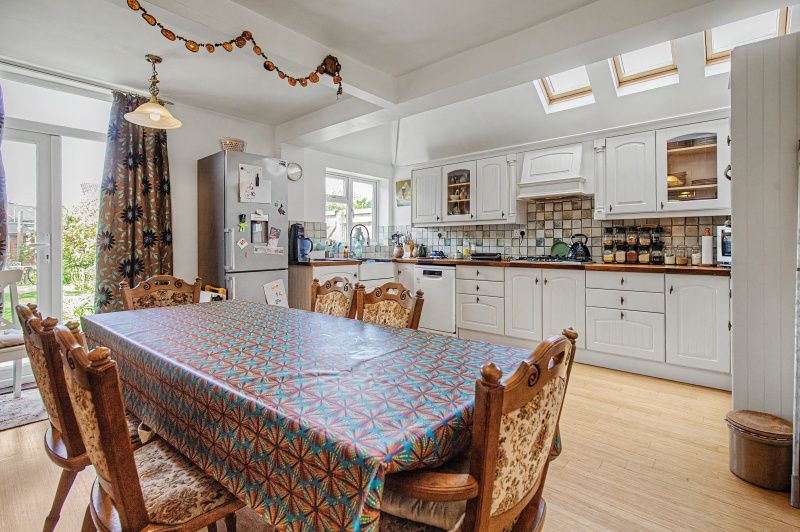 Property photo 2 of 14 Kitchen