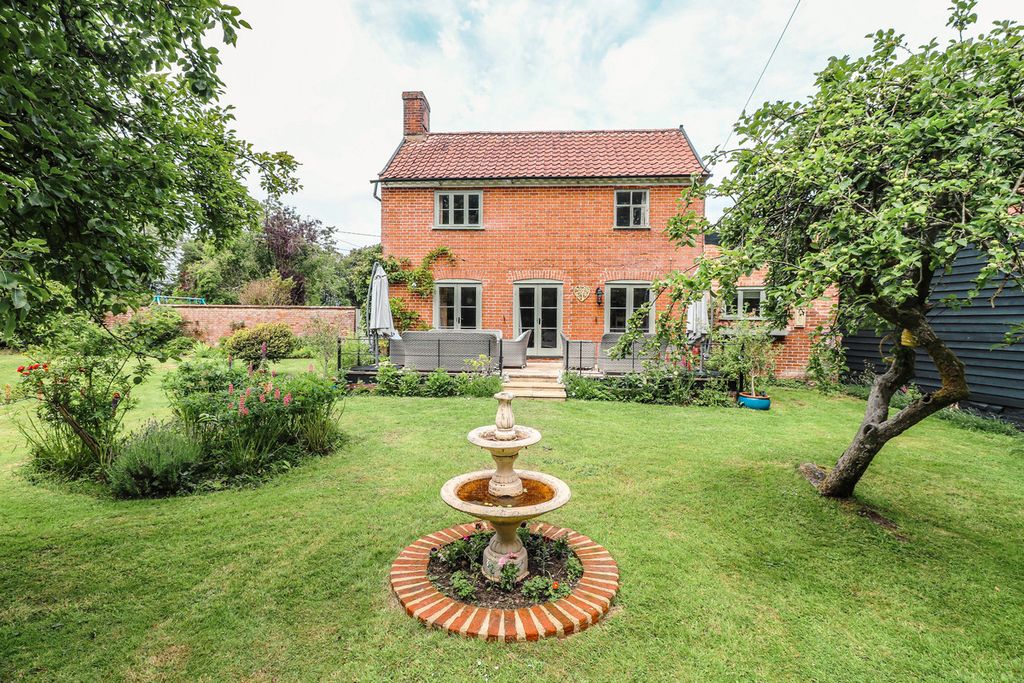 Property photo 1 of 34