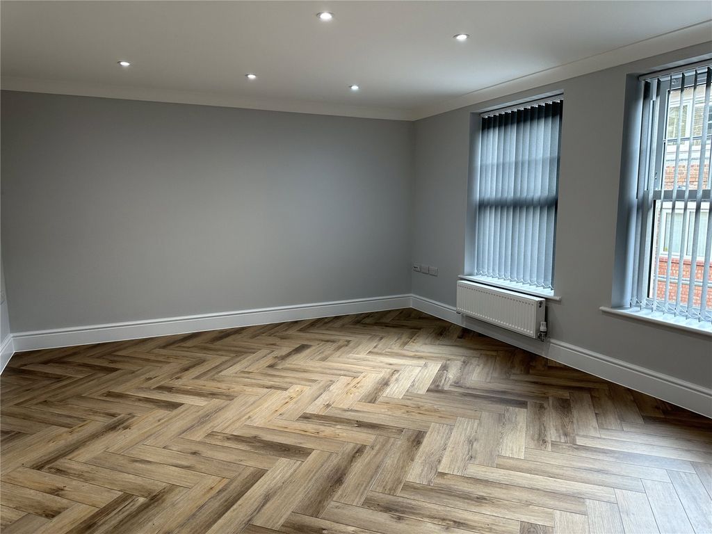 Property photo 2 of 8 Picture No. 07