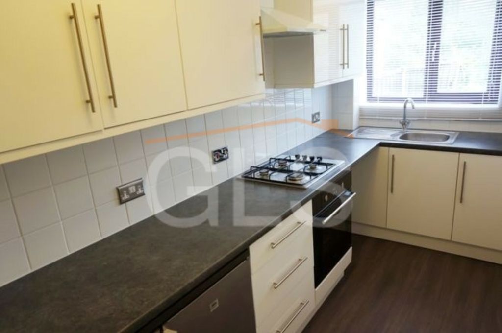 Property photo 3 of 11 Kitchen1.Jpg