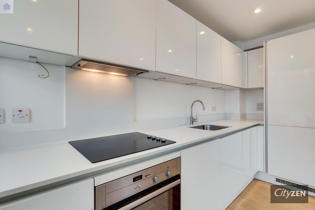 Property photo 2 of 15 Kitchen