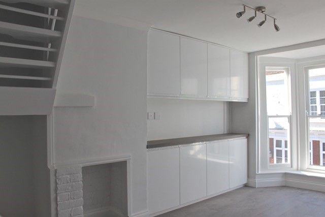 Property photo 3 of 12 Photo 5