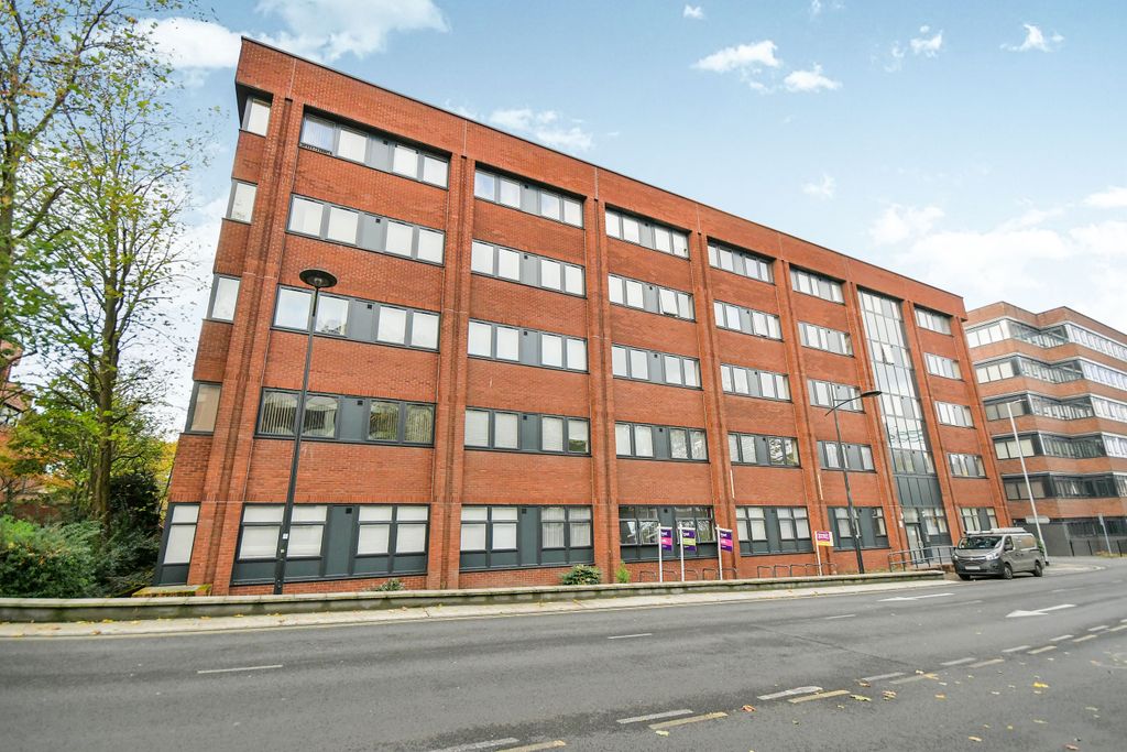 Property photo 1 of 2