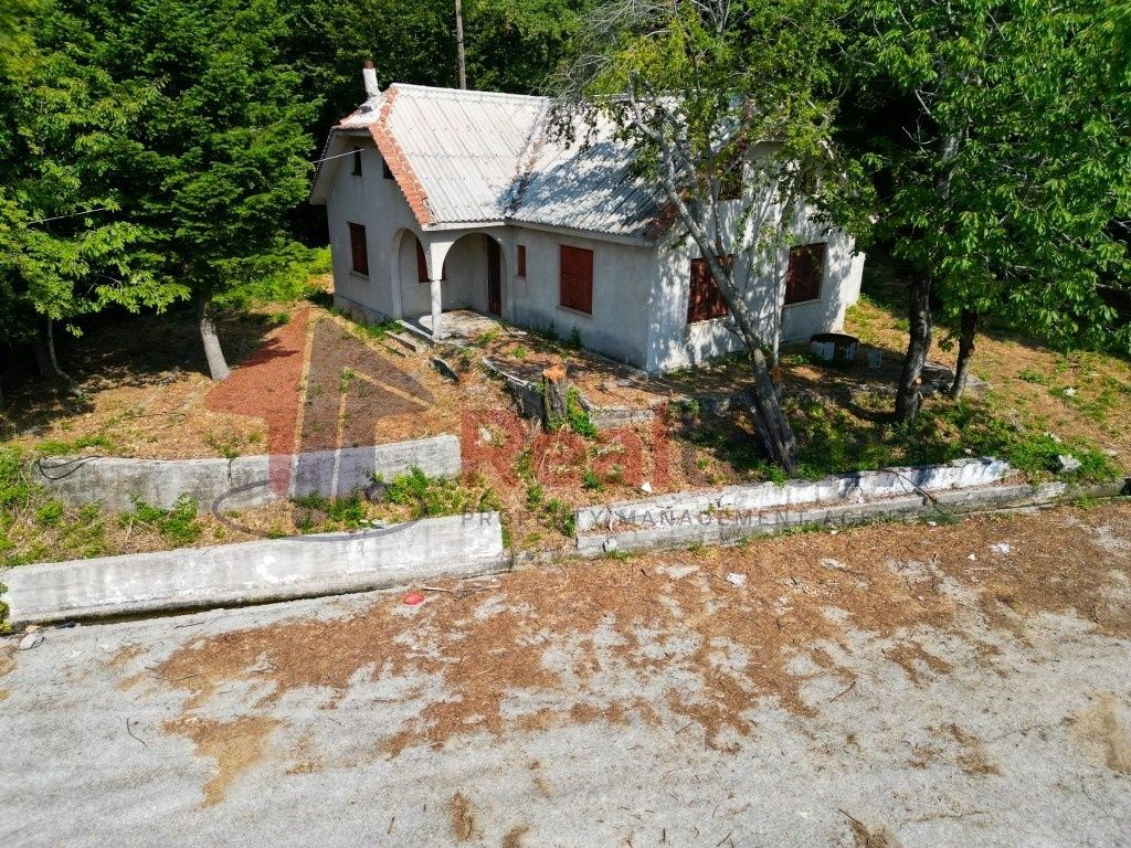 Property photo 3 of 25