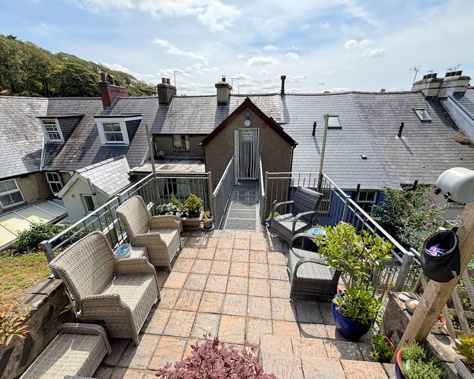 Property photo 2 of 51