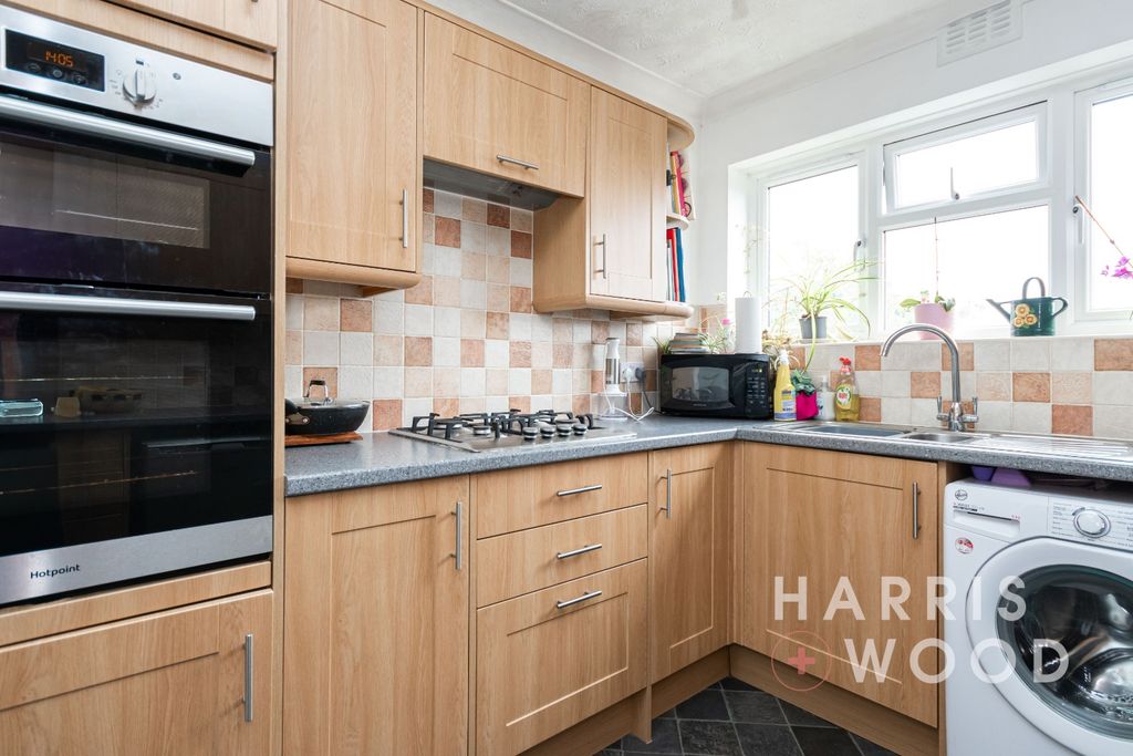 Property photo 2 of 15 4226762