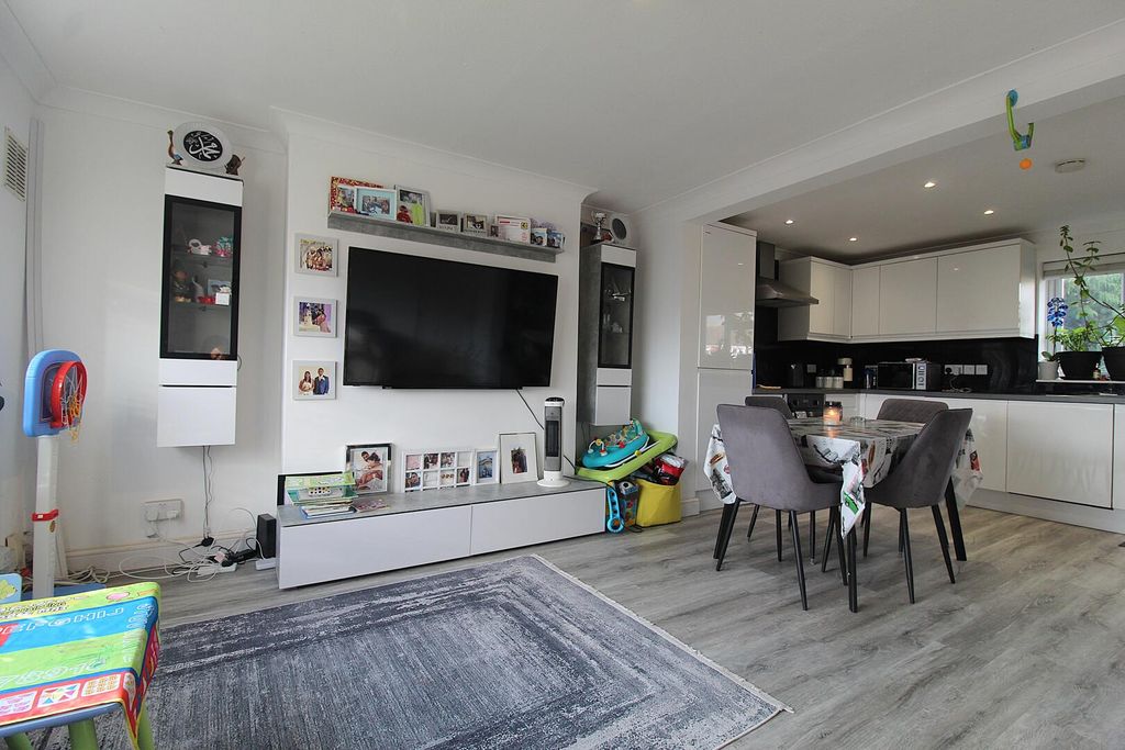 Property photo 3 of 16 Living Room