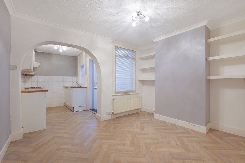 Property photo 2 of 13 Photo 5