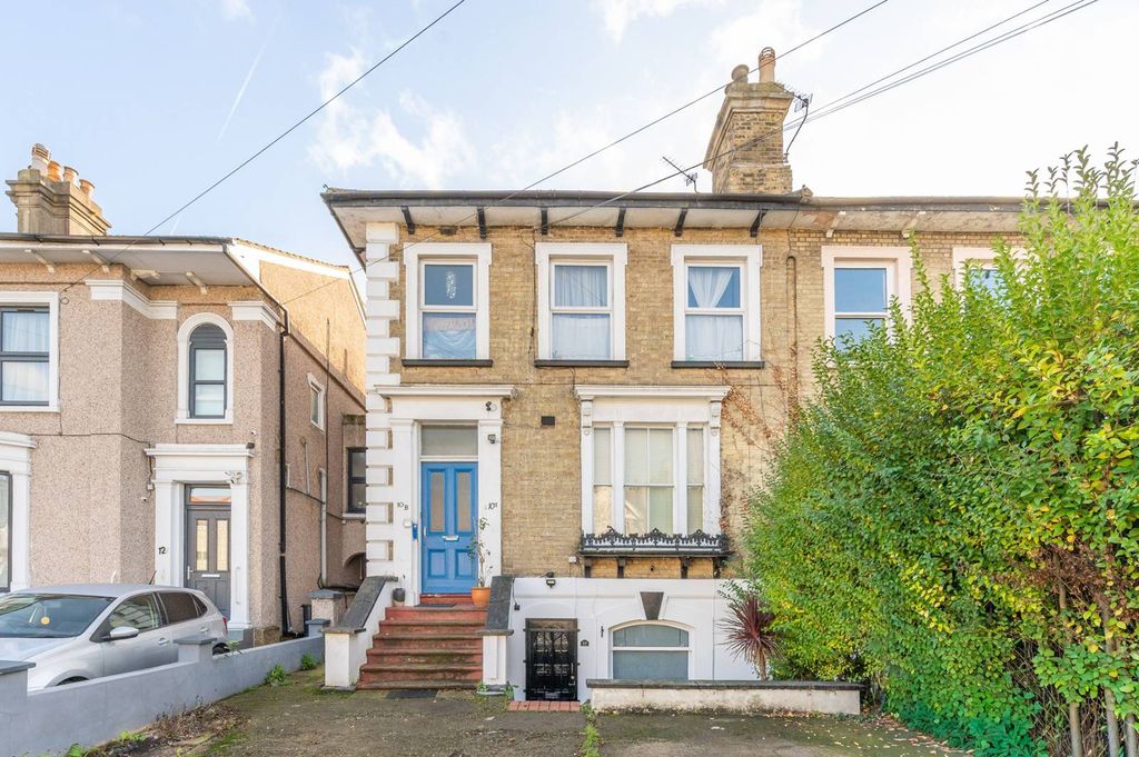 Property photo 2 of 10