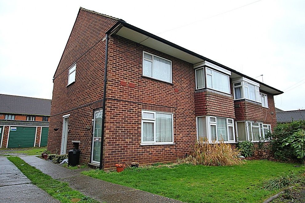 Property photo 1 of 7 2 Bed Maisonette To Rent