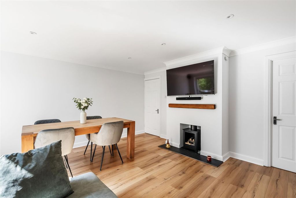 Additional image 7 of 2 bed maisonette for saleCrowhurst Mead, Godstone RH9
