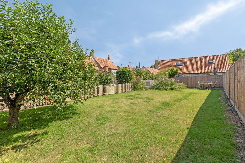 Property photo 2 of 17