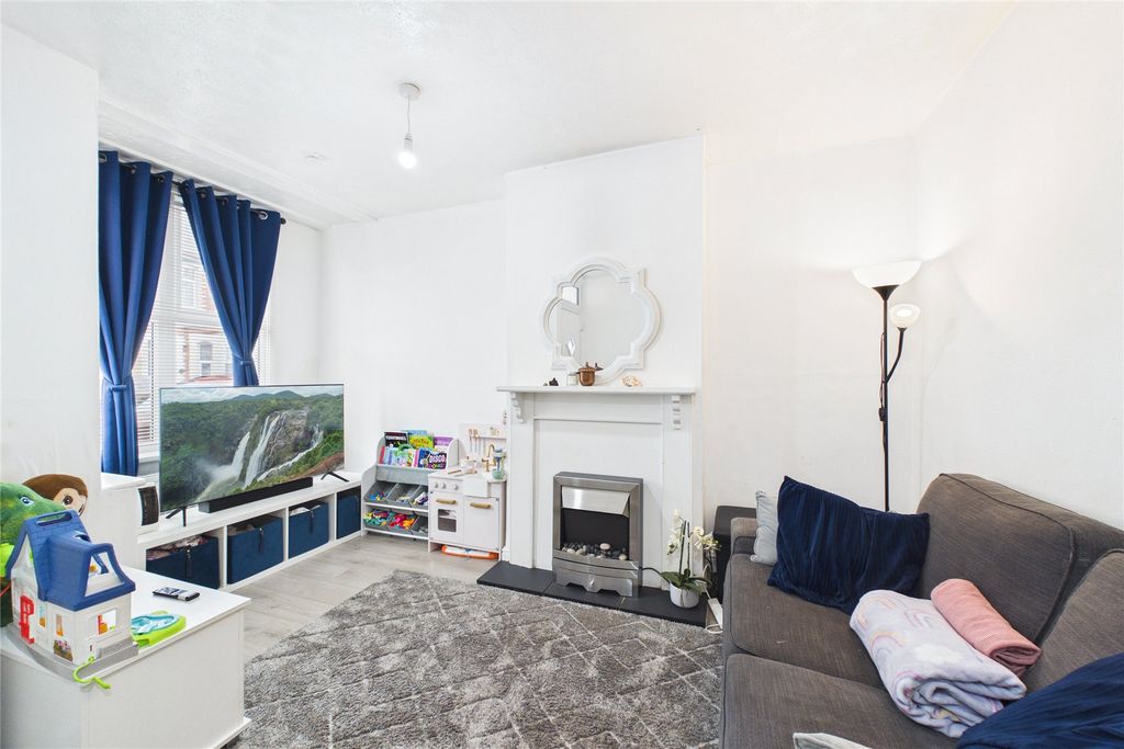 Property photo 3 of 8 Picture No. 07