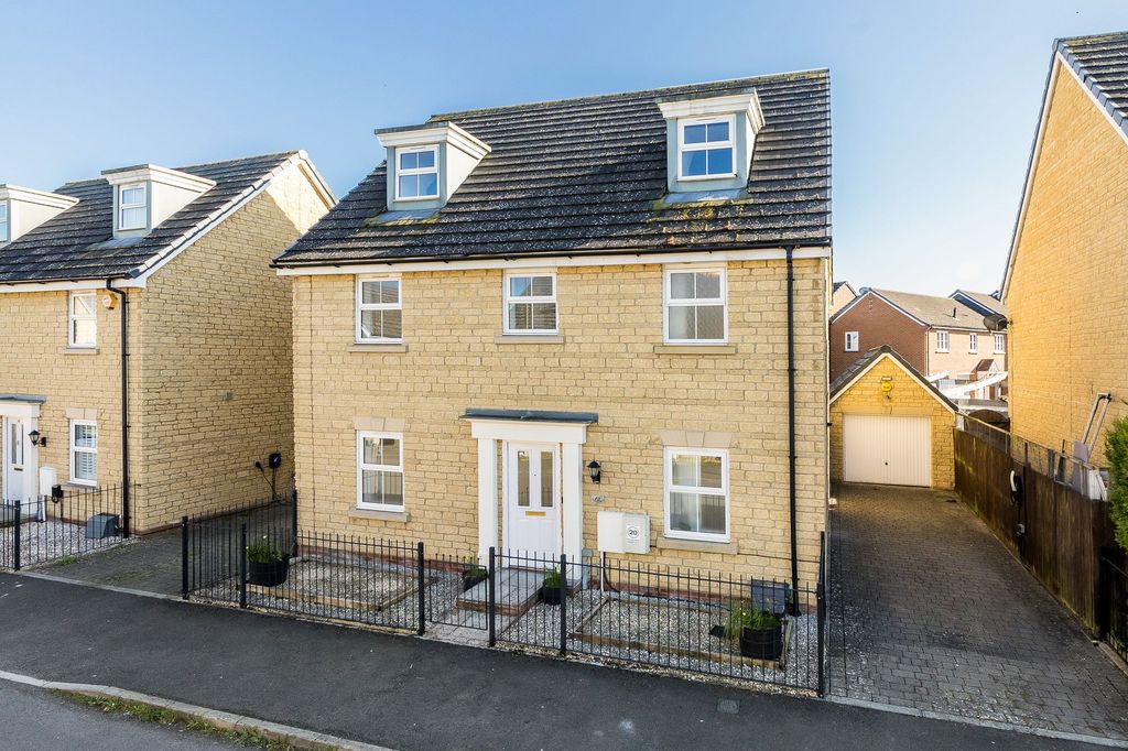 Property photo 1 of 21