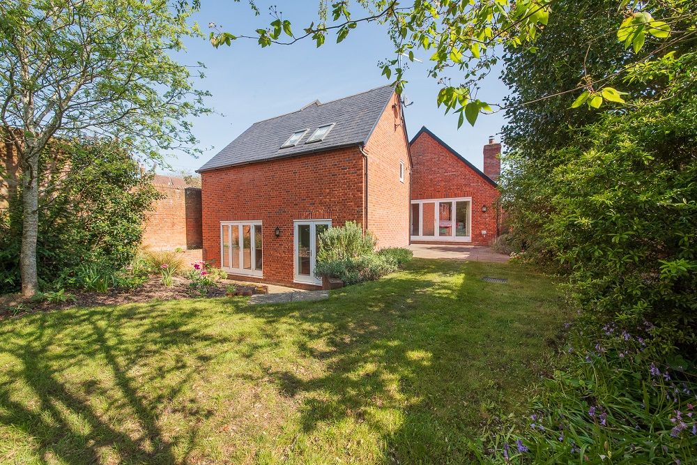 Property photo 1 of 33